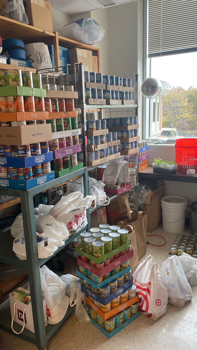 sms_tf's tweet photo. #SMSXC knocked it out of the park for the canned food drive at SMS. Way to step up and give to the community Raider Runners! https://t.co/LPqxdNIquP