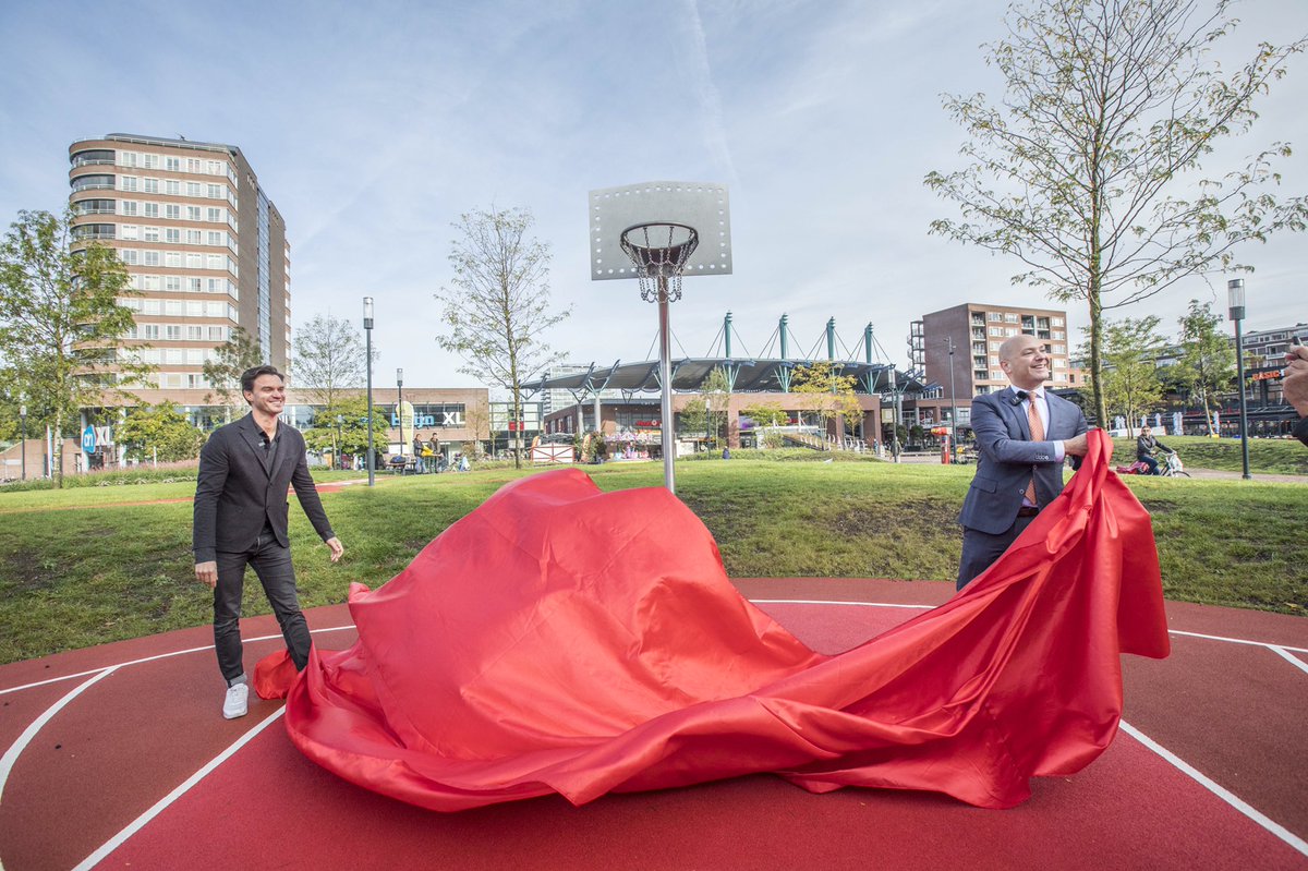 Wat gaaf! De ontwerper van het nieuwe Bogaardplein is uitgeroepen tot Architect van het Jaar! Van harte gefeliciteerd <a href="/DELVAlandscapes/">DELVA</a> !

Landschapsarchitect Steven Delva verrassend verkozen tot Architect van het Jaar volkskrant.nl/ws-b9f01361