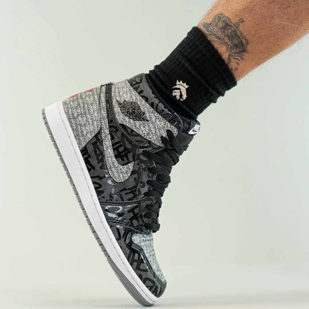 TheSiteSupply's tweet photo. Air Jordan 1 High OG “Rebellionaire” 👟

🗓️ March 12th, 2022

📸 yankeekicks IG https://t.co/gIWkaMeNVo