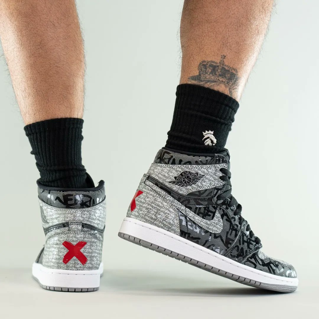 TheSiteSupply's tweet photo. Air Jordan 1 High OG “Rebellionaire” 👟

🗓️ March 12th, 2022

📸 yankeekicks IG https://t.co/gIWkaMeNVo
