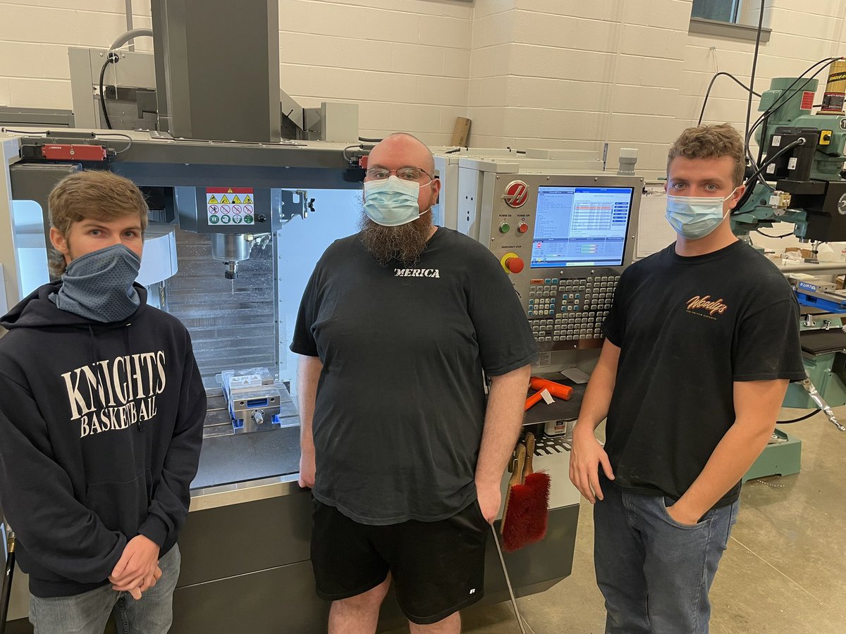 markcauble1's tweet photo. These young lads are the current Titans of CNC Machining @IvyLburgBville  Lakefront campus!
Kudos guys for rockin” that CNC through your midterms! https://t.co/3UIaOBasJJ