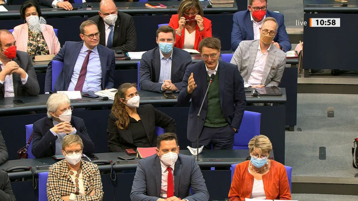 Krawallstein's tweet photo. In der Debatte zum #Infektionsschutzgesetz neben @Karl_Lauterbach zu sitzen ist schlau, weil man Verständnisfragen direkt klären kann. Wenn er dann mit Kubicki in einem Satz erwähnt wird und die #noAfD Dummtüch labert, wird schnell ein Meme draus. #Bundestag https://t.co/K9ZEcMRdbc