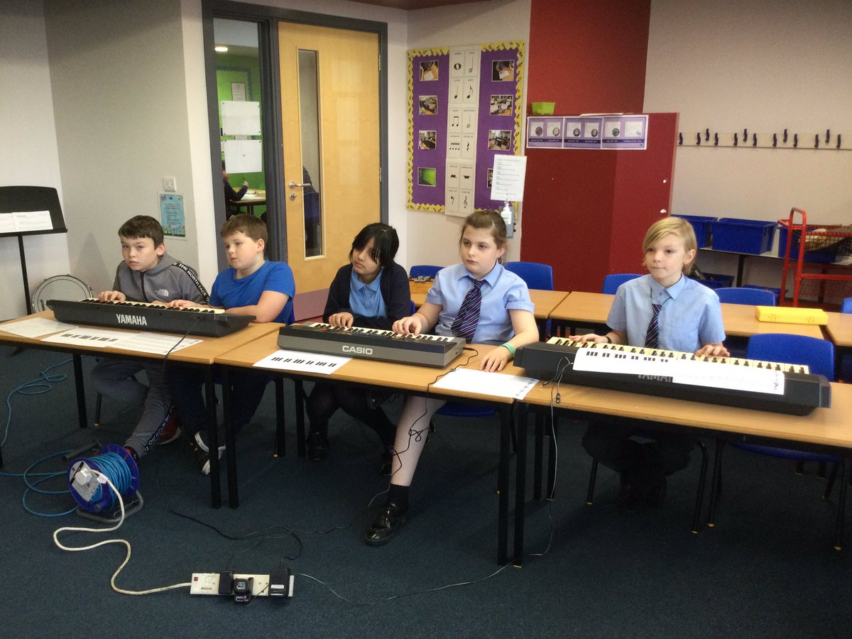 Mrs August tweet media