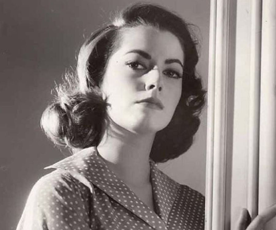 Happy 85th birthday to Susan Kohner! Loved her in one of my all-time favorite movies, Imitation of Life (1959). 