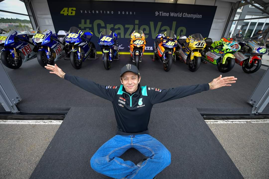 yamahayellow46's tweet photo. La più bella sono io 🤪 https://t.co/TzqyPuXt5P