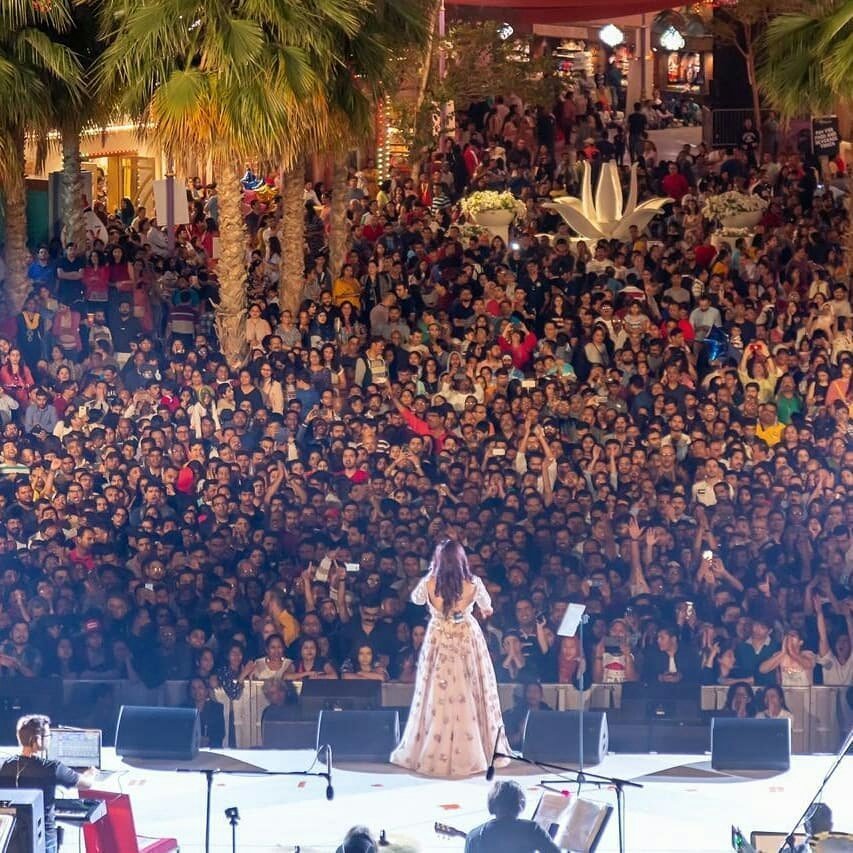 hourlyshreya_'s tweet photo. shreya ghoshal earned it through all her hardworks and perseverance 💟 https://t.co/cjQXfVJKOE