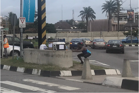 DrTolullah's tweet photo. Thank you for this crucial conversation @APLC_SA We've found unmet demand for safe public spaces wt people doing exercise on bridges and roundabouts exposed to #airpollution &amp; injury risk. Must support those already being active to encourage others: https://t.co/MtAKOoXna5 https://t.co/Oymmn9wCzy