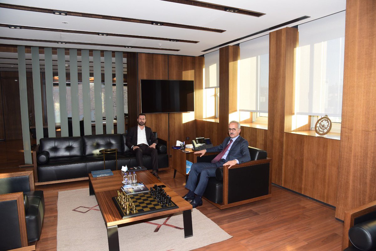 Karayolları Genel Müdürü Abdulkadir Uraloğlunu makamında ziyaret ettik.
Göstermiş olduğu ilgi ve alaka için kendilerine teşekkürlerimi sunuyorum