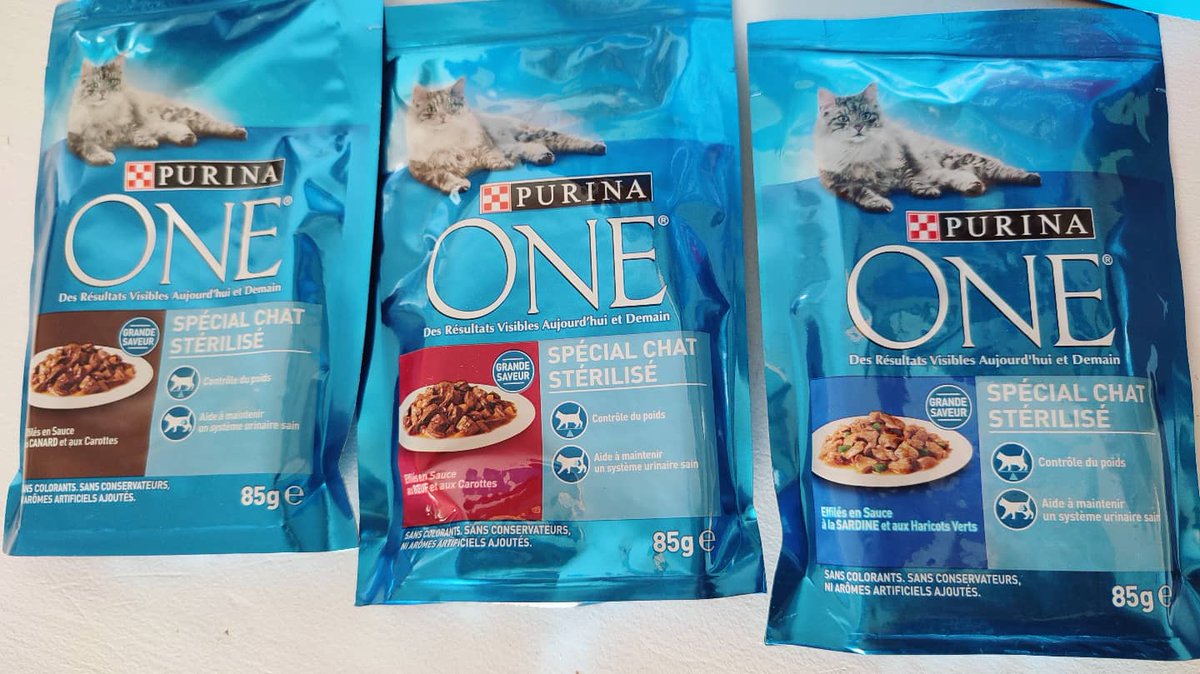 djoudjou2530's tweet photo. Test :
Shanti se régale avec ces sachets fraîcheur @PurinaONE @PurinaFr

- Canard 🦆
- Boeuf 🐮
- Sardine 🐟
Une petite gelée, morceaux de viande et légumes. 

#clubpurinaone #sachetspurinaone
#chats #chat #cat #catfood #sachetfraicheur #sachetsfraicheur #alimentationchat https://t.co/VwrTSrSzm2