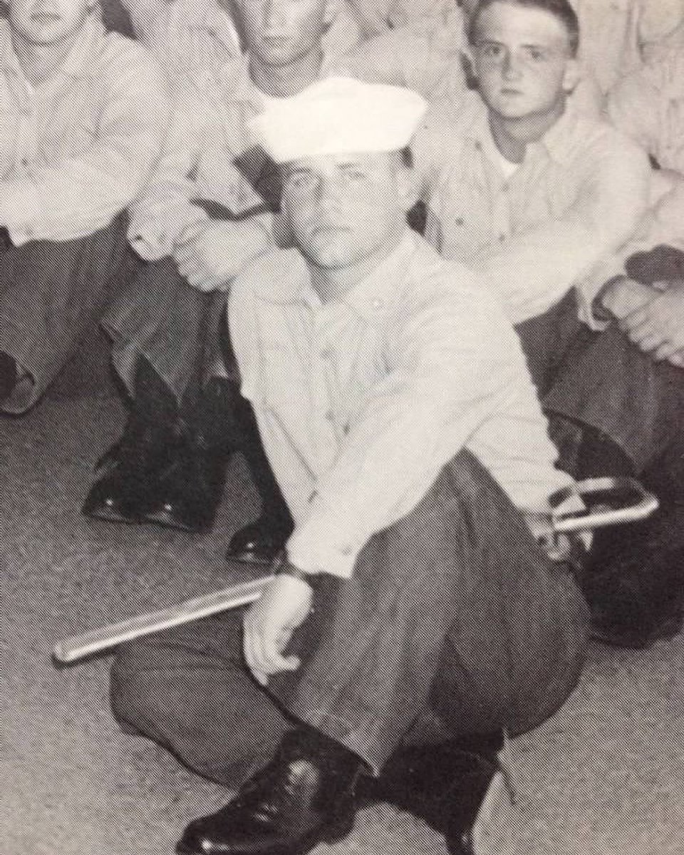 MaryAnnSturm2's tweet photo. Happy Veterans Day to this guy and all who have served!!!  🇺🇸🇺🇸🇺🇸 https://t.co/fKjAH5u30x