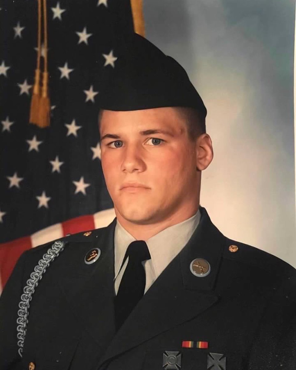 MaryAnnSturm2's tweet photo. Happy Veterans Day to this guy and all who have served!!!  🇺🇸🇺🇸🇺🇸 https://t.co/fKjAH5u30x