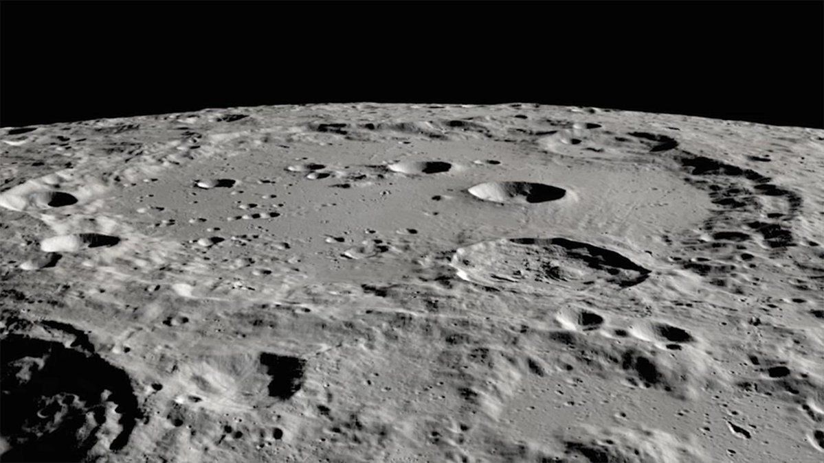 The moon's top layer alone has enough oxygen to sustain 8 billion people for 100,000 years trib.al/Qmip7DS
