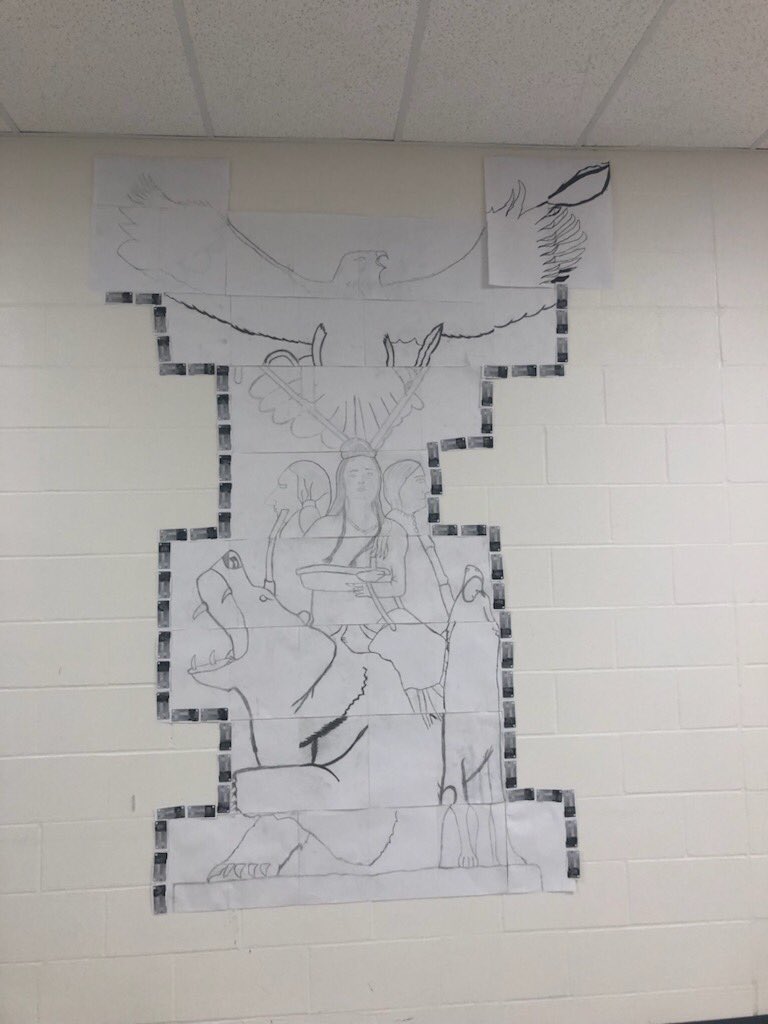 The William D. Pratt Learning Community remembers.  Our Grade 5 students created the fade to white with messages to veterans. Grade 6 students created the mosaic to honour to Indigenous soldiers. 
🇨🇦♥️📯