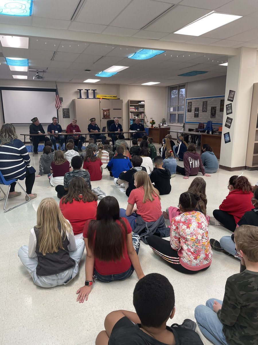MrsRoperWMS's tweet photo. WMS Honoring Veterans: Veterans Day Celebration 2021🇺🇸 #VeteransDay2021 #Veterans https://t.co/2l8jW1edWi