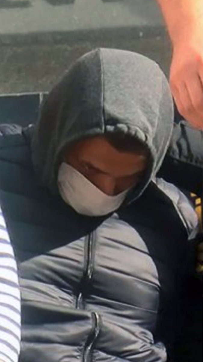 Şimdi bu pisliği yaşatacak mısınız ? Bu içerde bunun gibi kaç tanesi sokaklarda geziyor? Gün içinde kaç ruh hastası psikopatla karşılaşıyor belki aynı otobüse biniyor belki yanından geçiyor aynı yerden alışveriş yapıyor hatta konuşuyoruz?