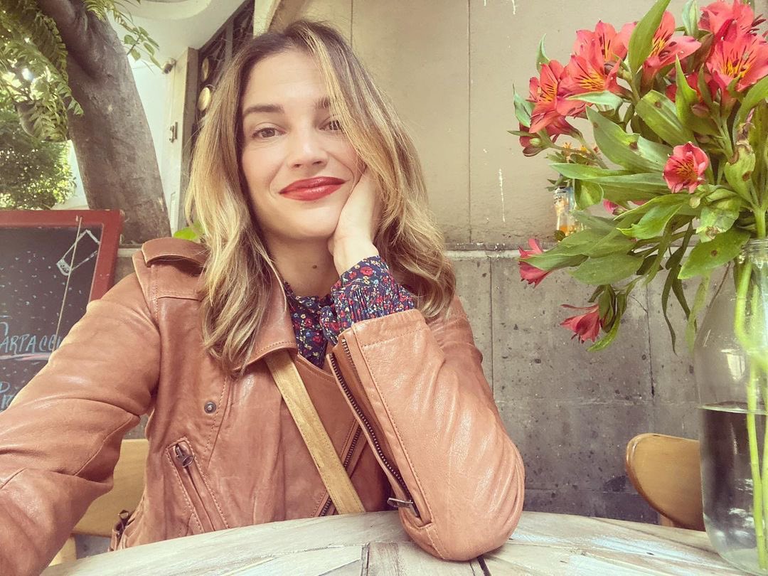 Buen@s días! #cafepordios en mi #cdmx amaneciendo feliz porque es muy perro tener dos discos de oro con Mexico De Mi Corazón ♥️ Gracias, que chingón!