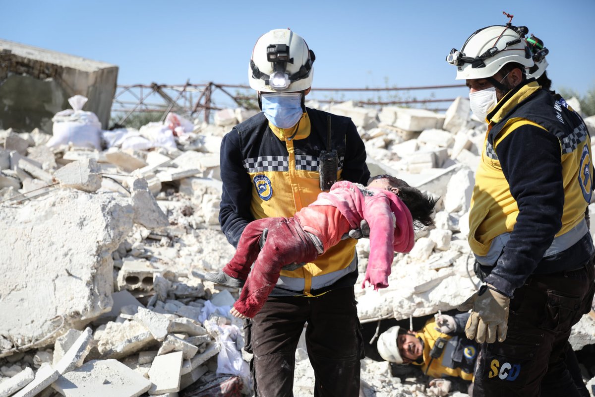 SyriaCivilDef's tweet photo. A new horrifying massacre was carried out today by Russia and regime forces in NW #Syria. 5 civilians, incl 3 kids &amp; a woman, were brutally killed and 6  were injured from one family. After targeting a displaced family living in a poultry farm in #MaratMisrn village north #Idlib. https://t.co/y0G1aOLZd4