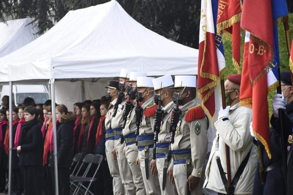 LegionEtrangere's tweet photo. Les légionnaires du recrutement #GRLE étaient présents à travers toute l’Ile de France pour commémorer le #11novembre, jour de l’armistice, de la victoire et d’hommage aux morts pour la France 🇫🇷.
#EnLeurSouvenir #MoreMajorum https://t.co/DYu8ejC8We