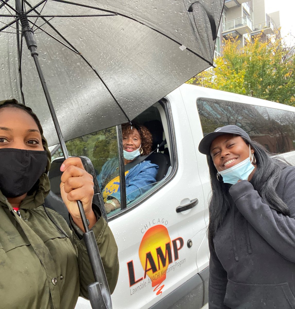ChicagoLAMP's tweet photo. Chicago LAMP partnered with COSTCO and CFC4 to give fresh produce and food for families who participate in our program. During the pandemic, these monthly food distributions have been a relief effort. Members of our Chicago Youth Services Corps contribute to help the community. https://t.co/ZrczYu2GCn