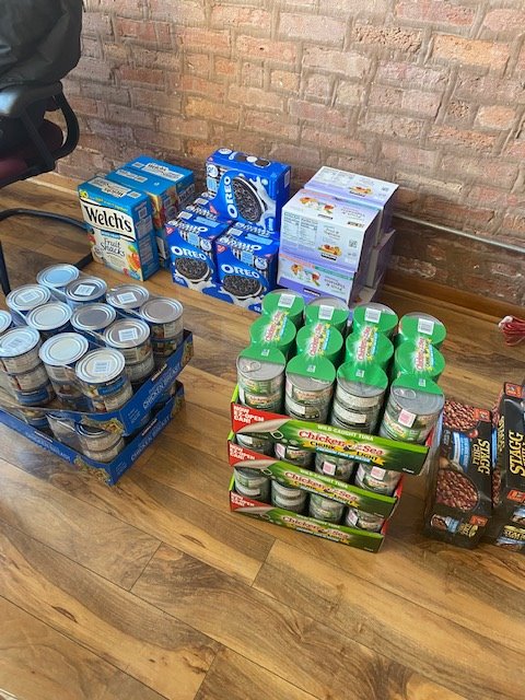 ChicagoLAMP's tweet photo. Chicago LAMP partnered with COSTCO and CFC4 to give fresh produce and food for families who participate in our program. During the pandemic, these monthly food distributions have been a relief effort. Members of our Chicago Youth Services Corps contribute to help the community. https://t.co/ZrczYu2GCn
