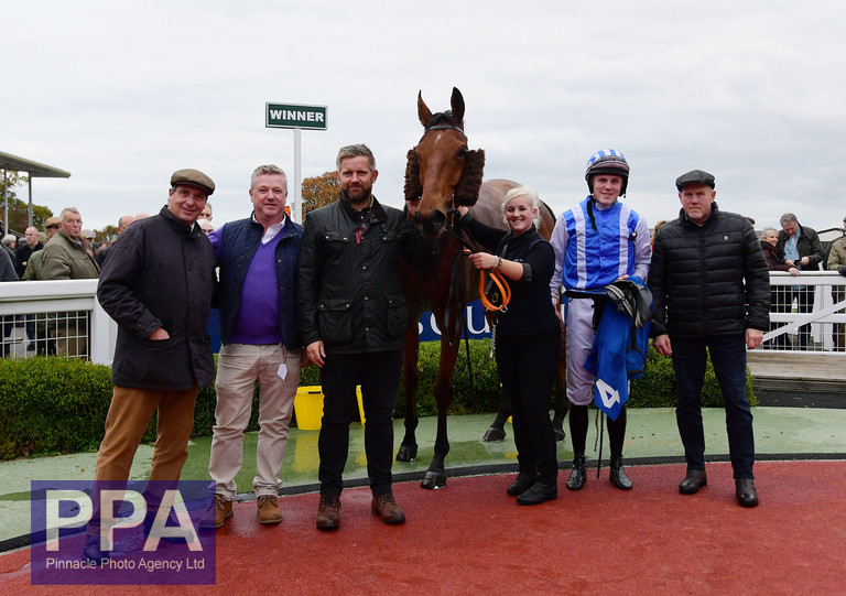ppauk's tweet photo. Race 4 Winner, @TauntonRacing, GALORE DESASSENCES  ridden by @Buckley123K. @ThorneFarm 

@wmnsport @somlivesport @HiggsonHorses @WMNHorses https://t.co/6IuNnQgKgo