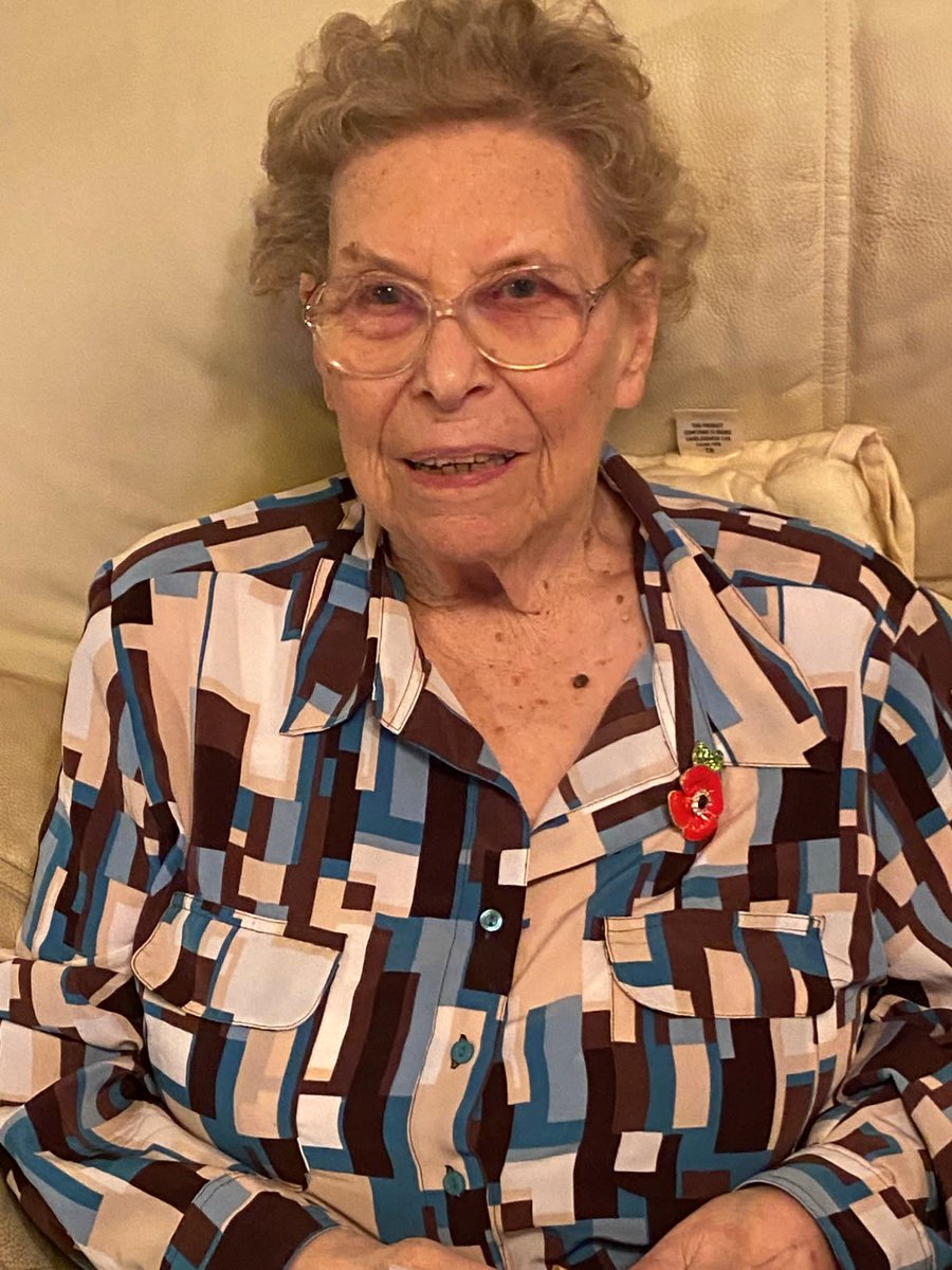 BluebirdBath's tweet photo. This Remembrance Day, we are paying our respects by sending every customer a poppy pin badge accompanied by the 'For the Fallen' poem.

Article: https://t.co/IURdkD2q9W
#bluebirdcare https://t.co/rwbyko1nrI