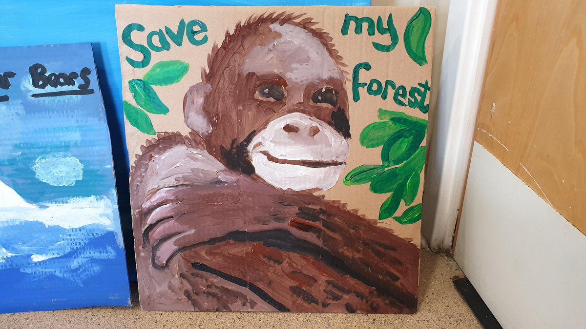 nhsggcmhot's tweet photo. As world leaders gather for COP26  to discuss Climate Change, patients and OT staff  @RenHSCP Dykebar South Ward  engaged in meaningful occupation making environmental protest banners for Cop26  and enjoyed discussions about climate change! https://t.co/oWp0ZkX0NM