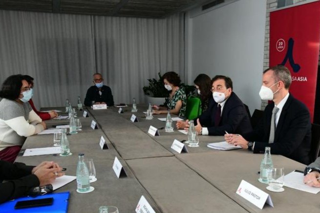 EgcsoGlobal's tweet photo. Encuentro con el Ministro de Asuntos Exteriores de España, Sr. José Manuel Albares en Barcelona, sobre el traslado de familiares afganos residentes en España, sociedad civil y personas vulnerables.
@jmalbares @CasaAsia @MCooperacion @BashirEskandari https://t.co/YaHFkLu7kA