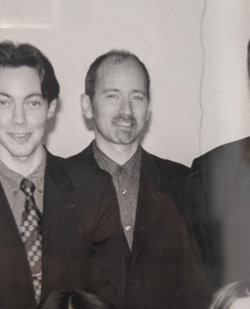 AllFlutesPlus's tweet photo. 1- Who can tell who's who?
2- The boss himself, Nigel James ⭐
#flutecommunity #30years #allflutesplus #flute #nostalgia #flutelife #flutes #flutelove #fluteplayers https://t.co/uRlcaZ5zSr