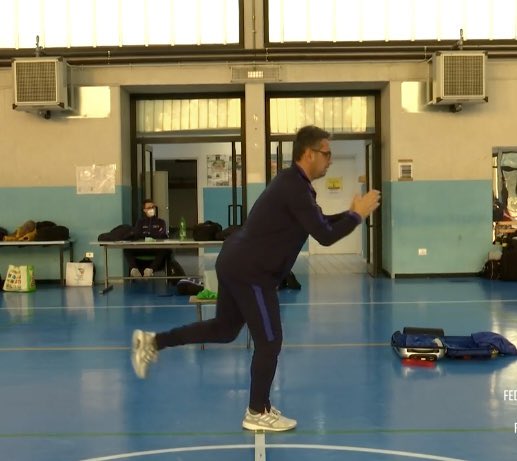 andreamolina771's tweet photo. We are finally back with face-to-face lessons!#basketball #injury #prevention #knee #hamstring #thediver @CAskling #Lprotocol https://t.co/hL09C3oLzN