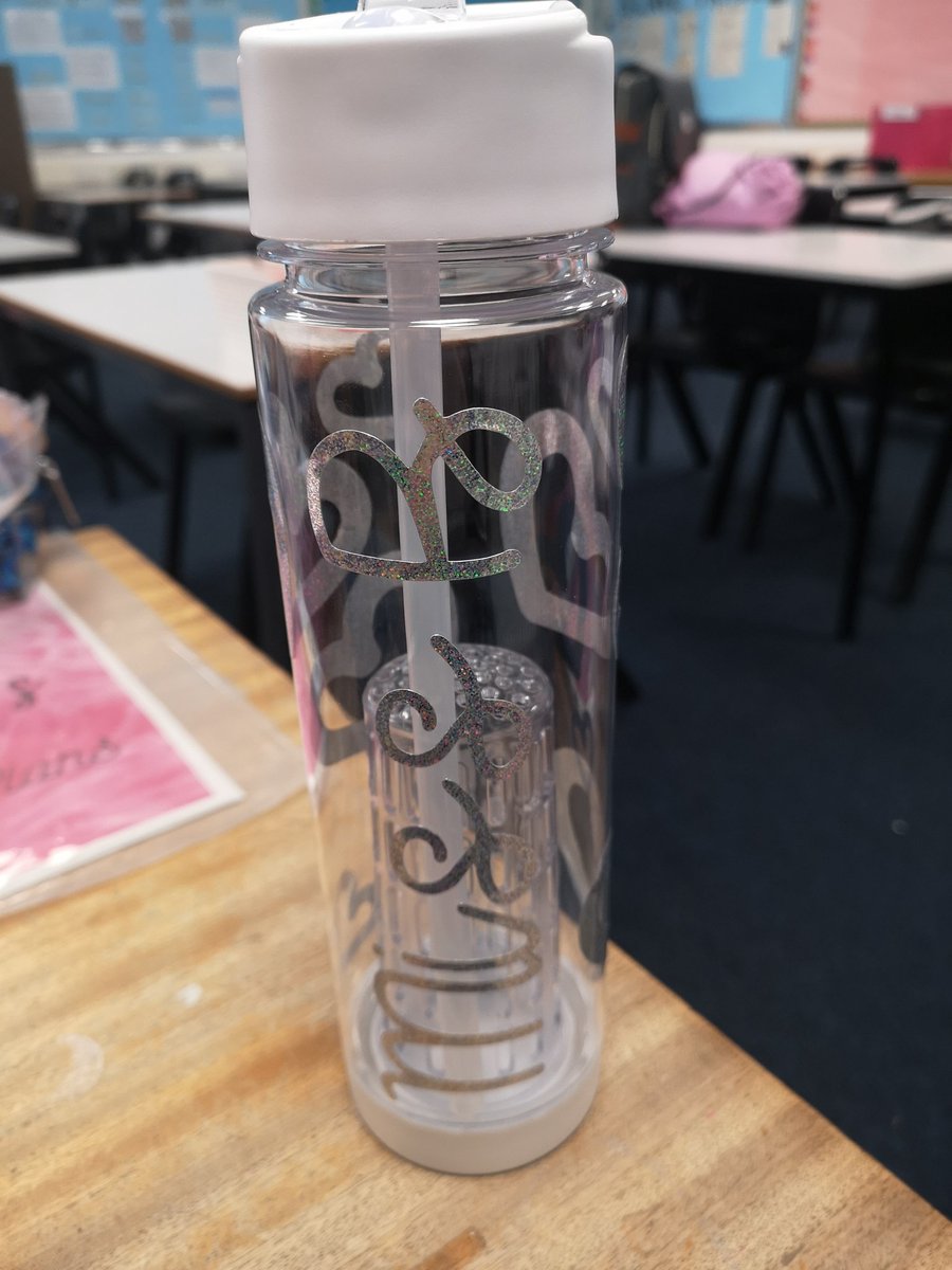 MissBerrall_BA's tweet photo. A big thank you to @BA_Enterprise21 for my lovely new bottle! 😍 https://t.co/5Z8vnehyL2