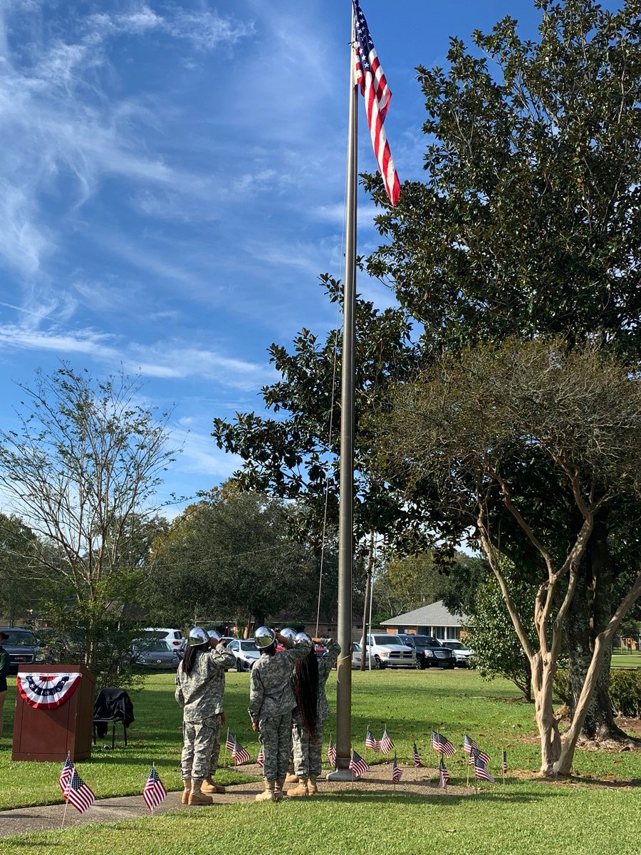 PFM_Magnet's tweet photo. Happy Veterans Day!
We stand united in respect for you, our veterans.
#JCCatPFM
#buildingabrighterfuture
#182daysofexcellence
#STEAMatPFM https://t.co/6gUridQSRm