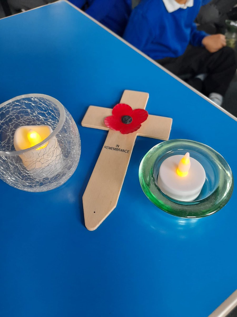 Rowlatts_TMET's tweet photo. Year 2 enjoyed showing their respect for Remembrance day. We had a discussion and carried out a 2 minute silence #rmhistory #rmcollectiveworship #respect #refelection https://t.co/Pr9ofZ7HxP
