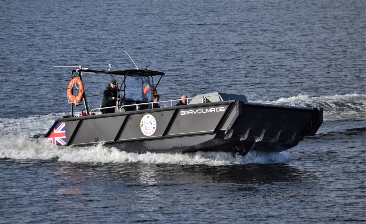 AJBC_1's tweet photo. First sighting in #London of the new #Livett’s landing craft BRAVO LIMA GB - built in 🇬🇧 by #PDLMarine using #HVO powered @OXEMARINE outboards for carrying cargo or personnel at speed. #dlr_blog
#BRAVOLIMAGB #LandingCraft #RiverThames #London #LivettsGroup @ChrisLivett https://t.co/Z5anWQpA2H