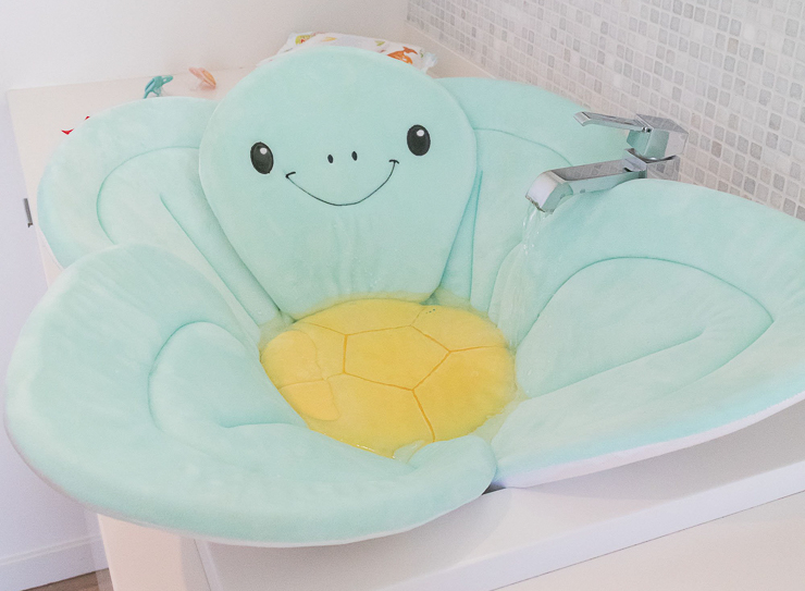 Hoy te presento dos productos para facilitar el baño del recién nacido. La Tortuga de <a href="/Nuby_es/">Nuby España</a> ideal para usar en el lavabo y la bañera para bebés con respaldo de espuma antideslizante. Ambos os van a encantar y ayudar blogmodabebe.com/2021/11/nuby-p…