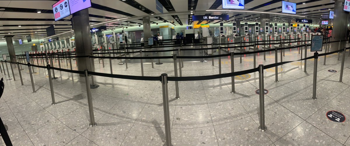 korintus's tweet photo. All #egates out of order at #LHR 👊🏻💦 https://t.co/TMBPnjOPt6
