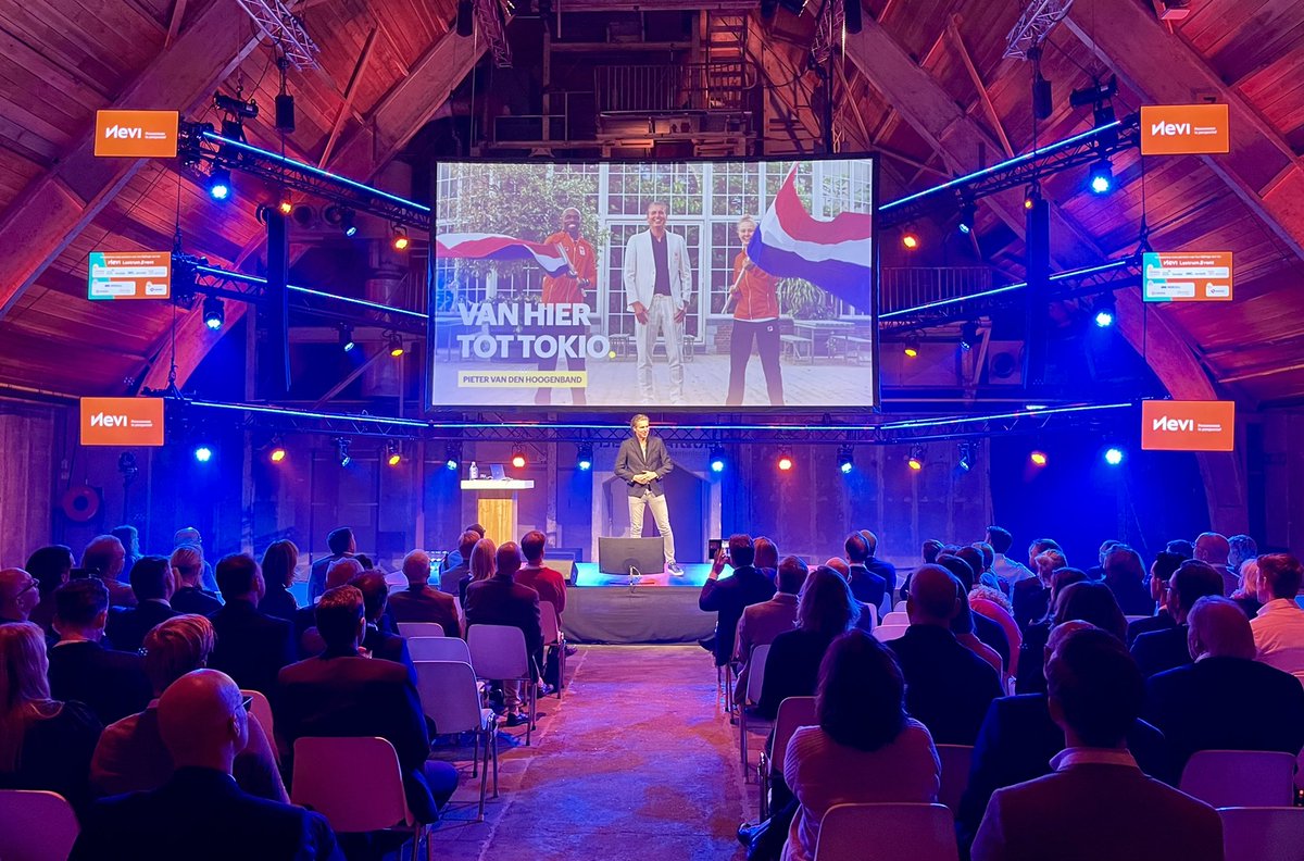 GuidoBoer's tweet photo. #nevi viert 65 jarig lustrum in deFabrique in Utrecht. Inspirerende keynote van Pieter van den Hoogenband over van hier tot Tokio. #youwinoryoulearn https://t.co/F5tGGCgoxI