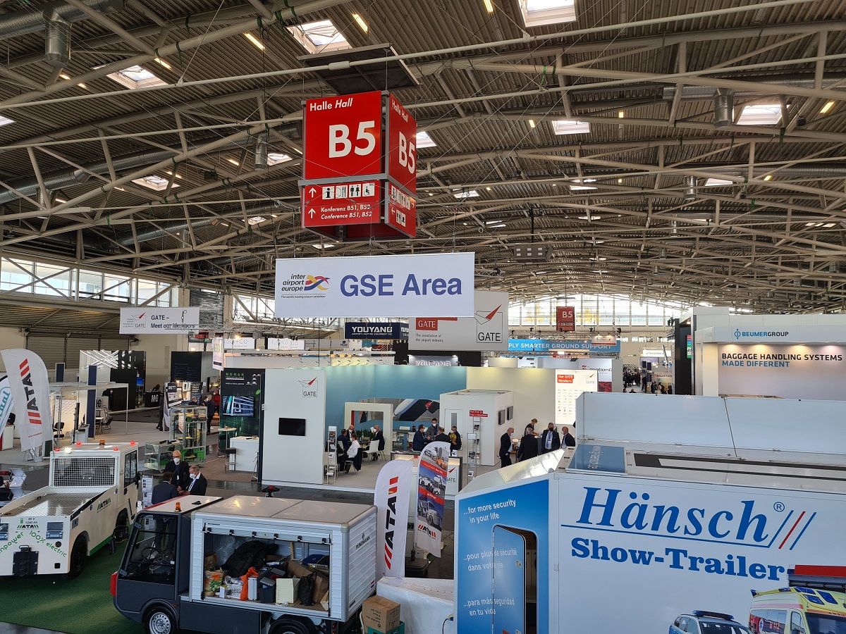 interairport's tweet photo. Time flies at #interairporteurope!

We hope you had 3 successful days on the exhibition grounds and get some good rest to be ready for the last round ✈️

👉👉👉 Claim your free ticket with the promo code IAE-SOCIAL if you haven't got one yet ➡️ https://t.co/qSS9Zp6lGv https://t.co/3kTFnENg8X