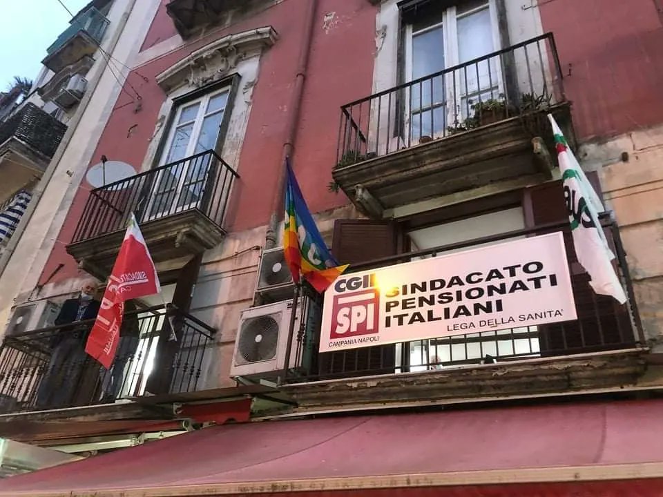 Cgil_Napoli's tweet photo. 🟥 Inaugurata oggi a #Napoli la sede della #Sanità #SpiCgilCampaniaNapoli. Presenti il segretario generale Franco Tavella, il segretario @SpiCgil, Stefano Landini, il presidente di #AuserCampania, Anselmo Botte e i segretari confederali @cimassa e Giuseppe Metitiero.

#ScelgoCgil https://t.co/OQgHsXrim9