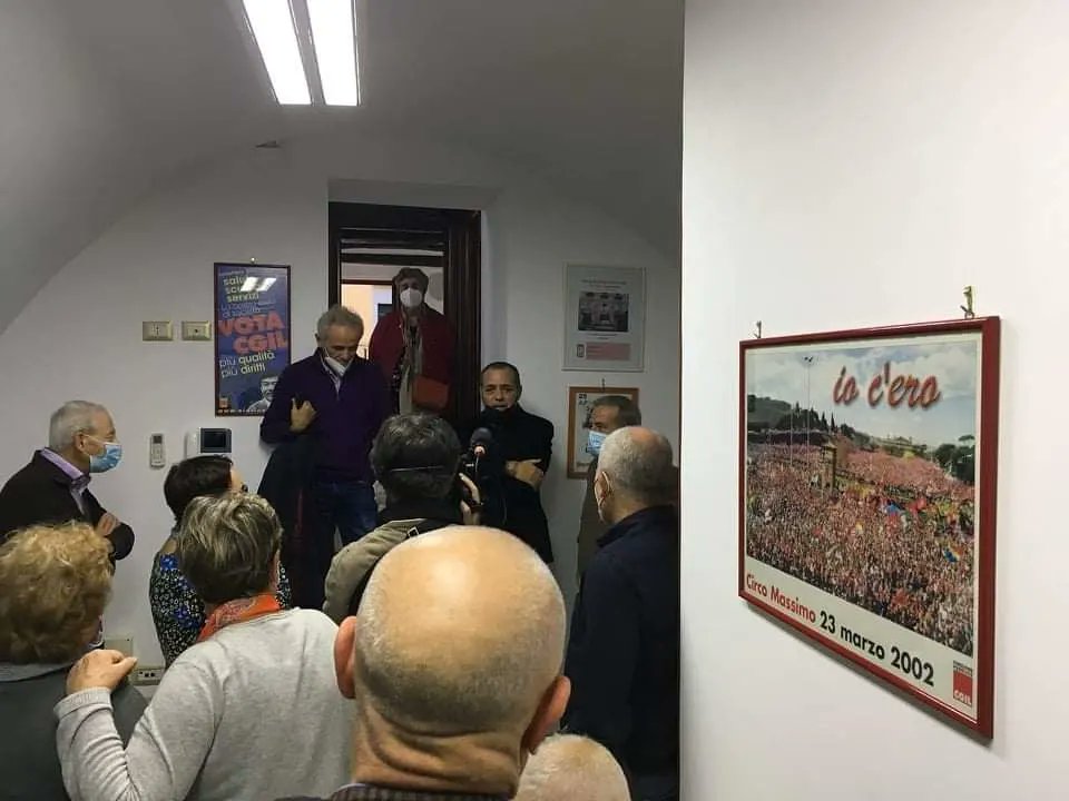 Cgil_Napoli's tweet photo. 🟥 Inaugurata oggi a #Napoli la sede della #Sanità #SpiCgilCampaniaNapoli. Presenti il segretario generale Franco Tavella, il segretario @SpiCgil, Stefano Landini, il presidente di #AuserCampania, Anselmo Botte e i segretari confederali @cimassa e Giuseppe Metitiero.

#ScelgoCgil https://t.co/OQgHsXrim9