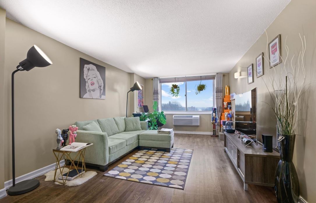 Century_Homes's tweet photo. Here’s your opportunity to live luxuriously right in the heart of Queens!

📍 118-18 Union Turnpike, Kew Gardens
1 Br. | 1 Ba

Agent: @jelinzhao
☎️ 917-285-5383
📧 jelin@mycenturyhomes.com https://t.co/HvBt6G5ef6