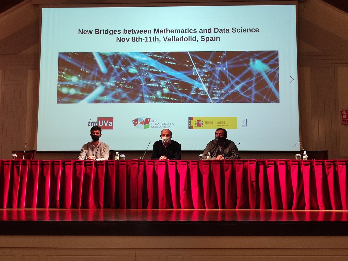 Red_mathin's tweet photo. Clausura del workshop New Bridges between Data Science and Mathematics, #NBMDS2021 

El papel crucial de las matemáticas en la revolución digital es un hecho. La comunidad matemática está colaborando eficazmente con empresas y organizaciones. Hasta la siguiente! https://t.co/4IqAloq43B