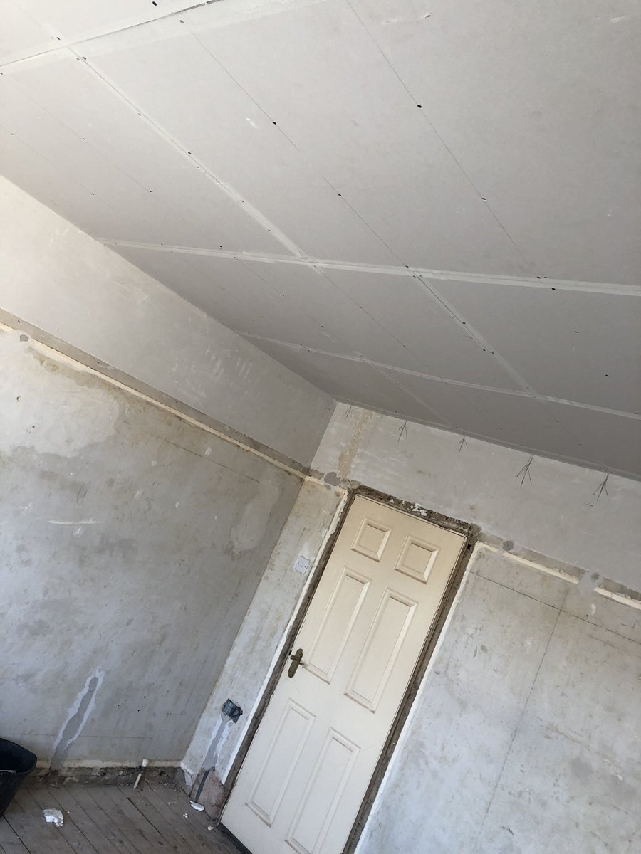OprPlastering's tweet photo. Room skimmed out this week as well 💪🏻 #plastering #skimmimg https://t.co/eGnjLBIJYQ