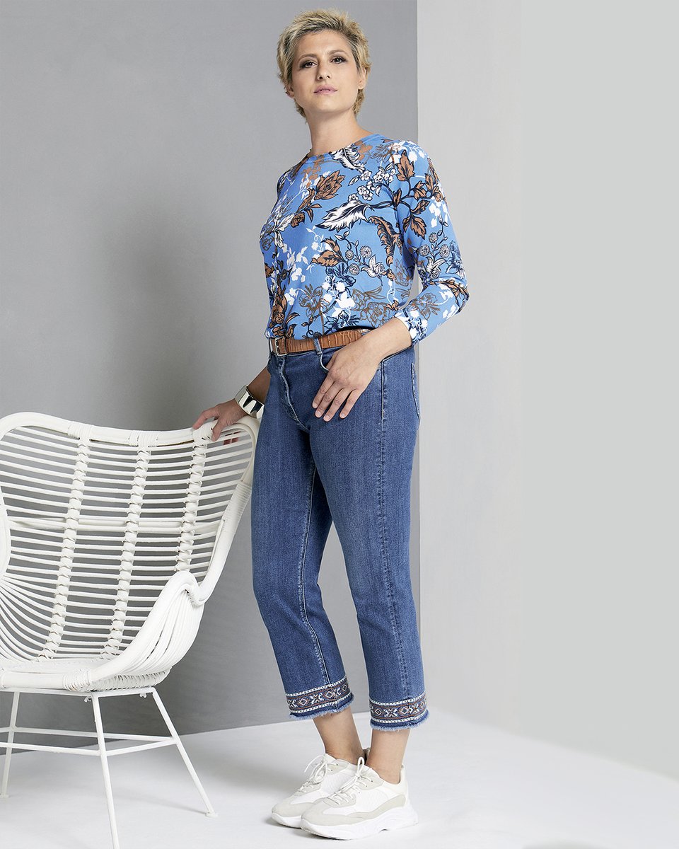 BeigePlus's tweet photo. Don't forget the SALE shop is always open. Our Top pick today is this beautiful Floral print sweater by Luisa Viola. Shop now-1451757
#beigeplus #newseason #ontrend #celebratemysize #curvyfashionista #curvygirl #fullfigured #plus #plusfashion #plussize #plussizebeauties #clothes https://t.co/slPVyDuSG8