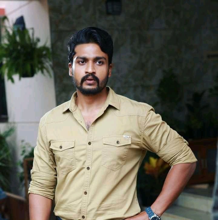 SaMViBiN2's tweet photo. Kiruba @ Bala Hasan ❣
Movie pakum bothey kannu Ivana theduthey 😉🔥 #Bala #sighting 🥰😘 https://t.co/oIg0UHAmkP