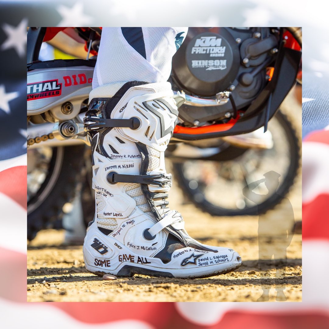 cooperwebb_2's tweet photo. Today we remember the sacrifices that our veterans have made for us to live the life's that we do. Thank you to our heroes 🇺🇸 https://t.co/azCTNejr7K