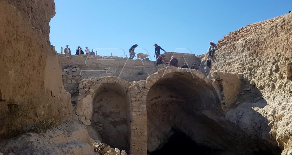 eye_syrian's tweet photo. A Syrian-Russian archaeological team continues the rehabilitation of the historic Afqa spring in #Palmyra.

#Syria #Russia https://t.co/svjXEa65d5