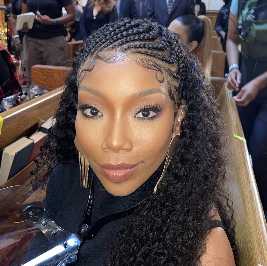 AmydSier's tweet photo. ⁦@4everBrandy⁩ can do everything. She will never disappoint us. She is truly a icon
#SuperRoleModel #TrueBeauty #RealOne https://t.co/8x3813jhua