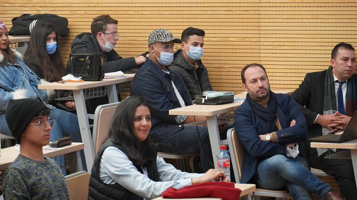 RI_EMAS_'s tweet photo. Retour en Images sur la conférence animée par Son Excellence Monsieur Fathallah Sijilmassi autour du « Positionnement du #Maroc comme #Hub #Régional ».
Un moment de partage et d'échange fructueux marqué par la participation des futurs lauréats de l’@EuromedFes_BS. https://t.co/7Wpj5D12iN