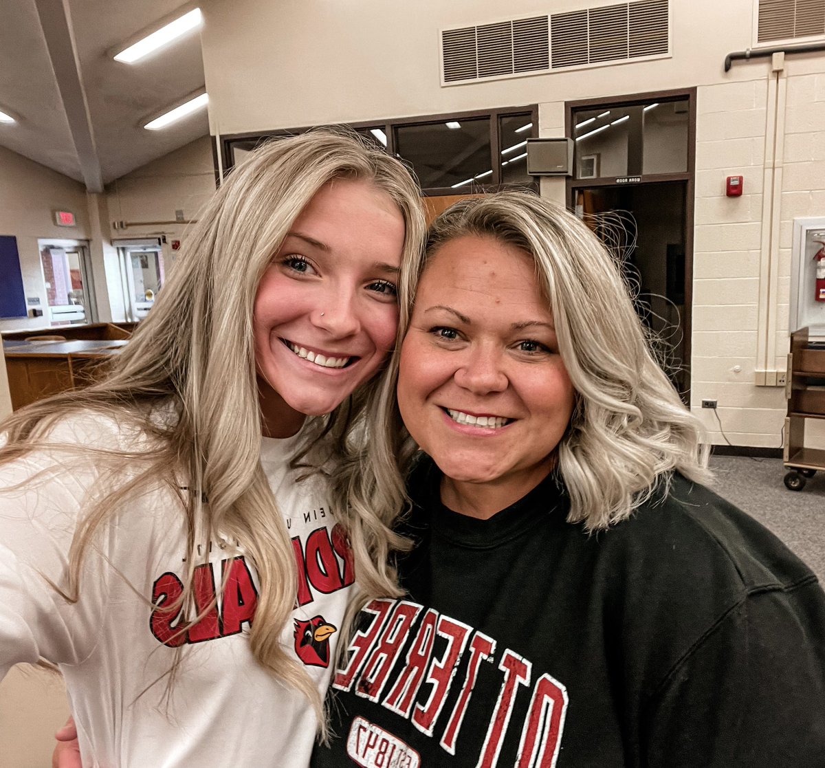 CleverSydni's tweet photo. Everyday is a great day to be a cardinal! #GoCards @OtterbeinSB @CincyDoom04Gold https://t.co/41JwuHRjcX